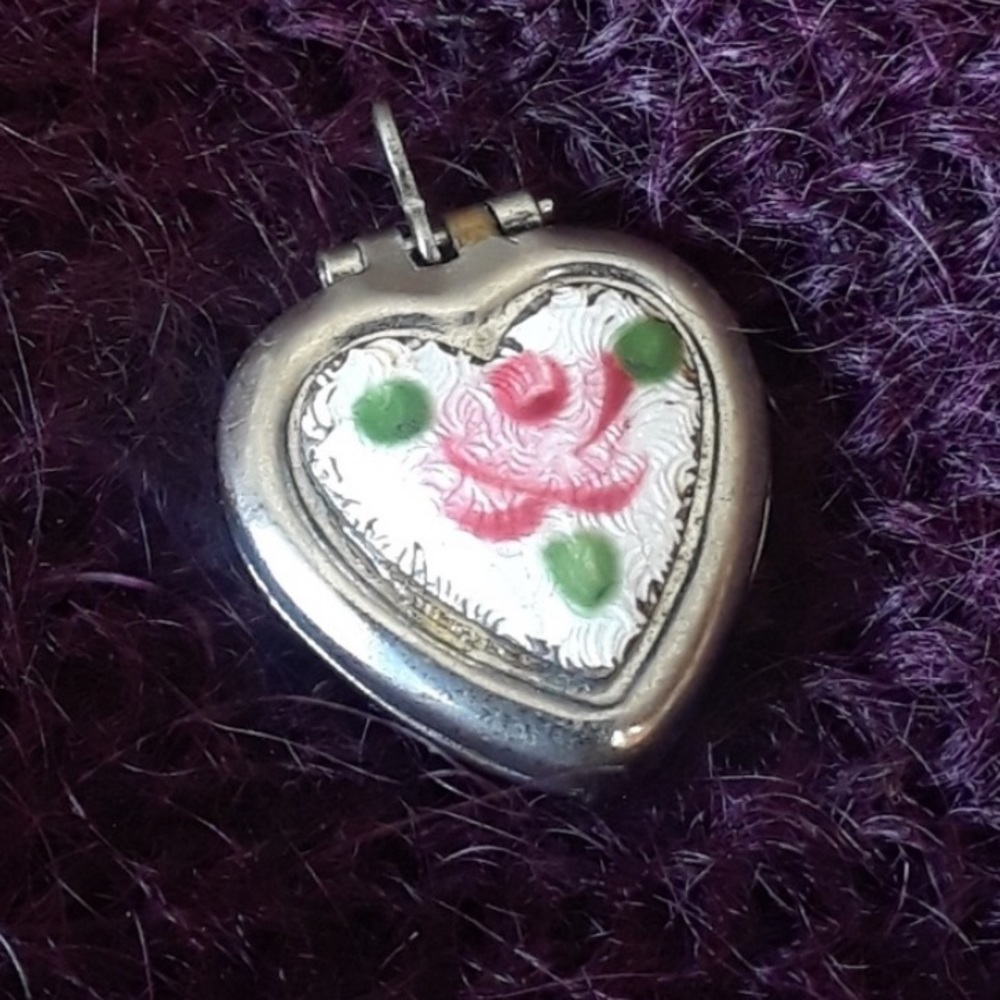 Hand painted vintage heart locket